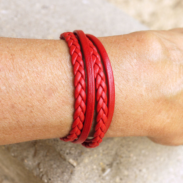 bracelet-cuir-fait-main-femme-inox-aimant-tresse-rouge-02