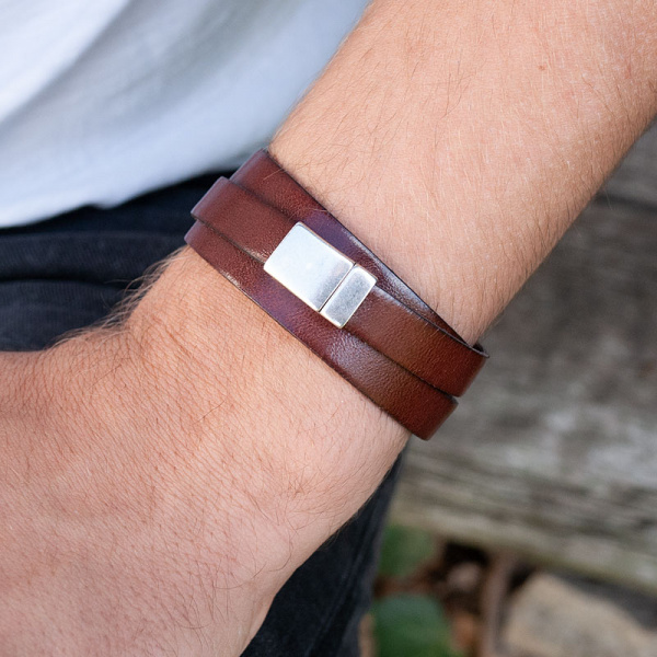 bracelet-cuir-homme-artisanal-quinn-marron-04