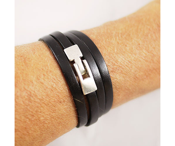 Bracelet en cuir femme fait main noir 4 tours de poignet